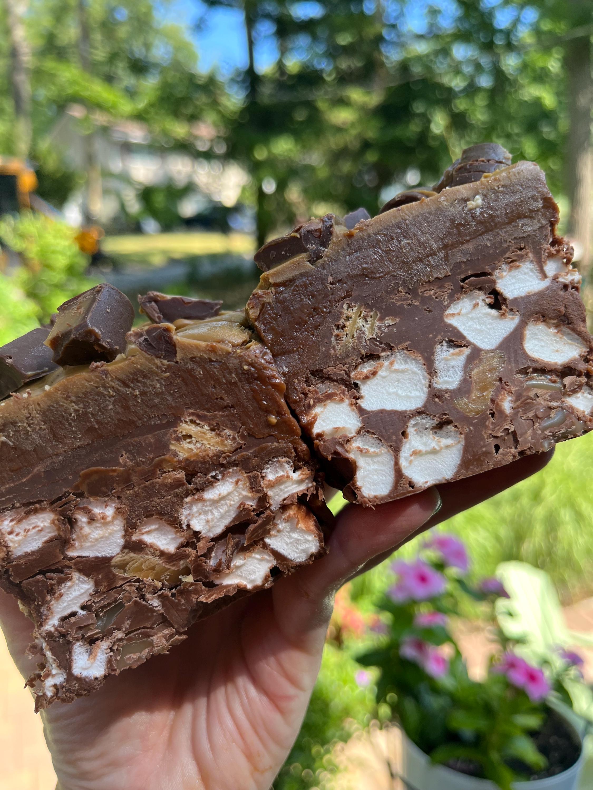 CARMIC BAR Chocolate Caramel Rocky Road